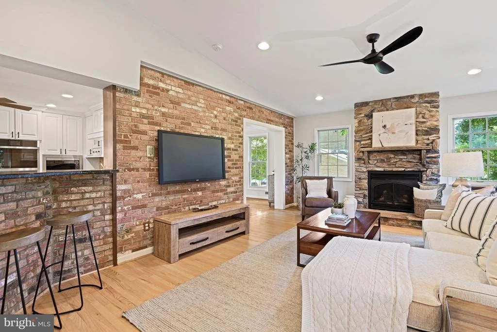Photo of 7821 FALSTAFF ROAD