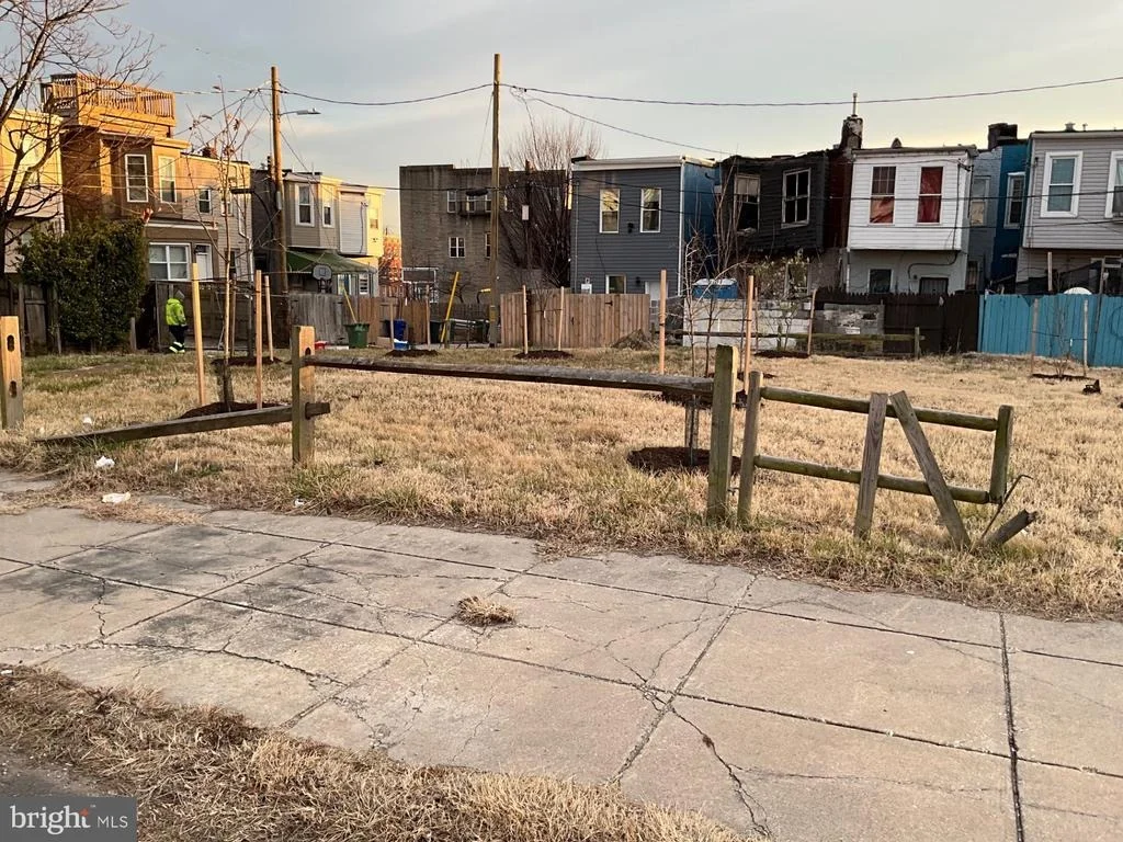 Photo of 1630 LANSING AVENUE