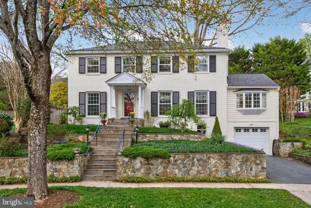 Photo of 6309 KENHOWE DRIVE