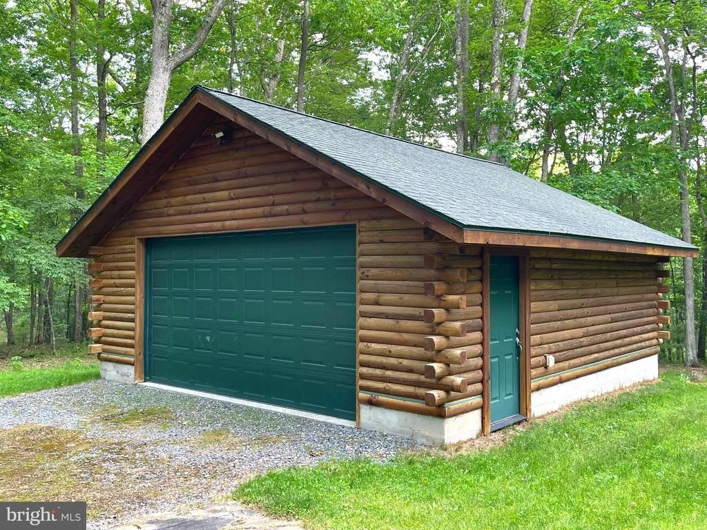 Photo of 185 HIDDEN VALLEY LANE