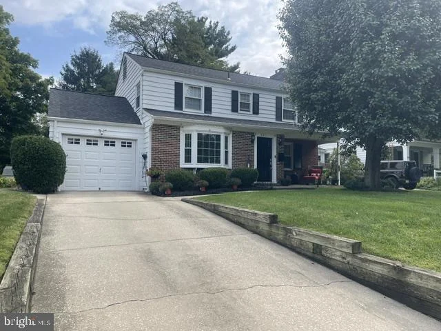 Photo of 321 N STANWICK ROAD