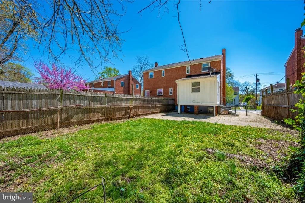 Photo of 3407 FLORAL STREET