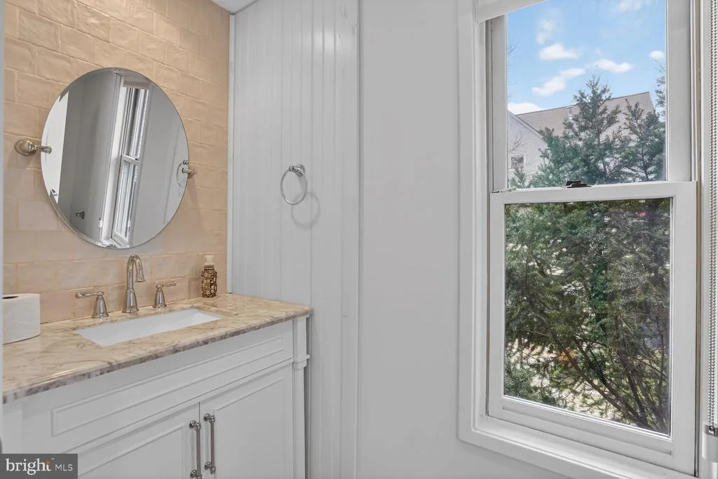 Photo of 2028 BEACON PLACE