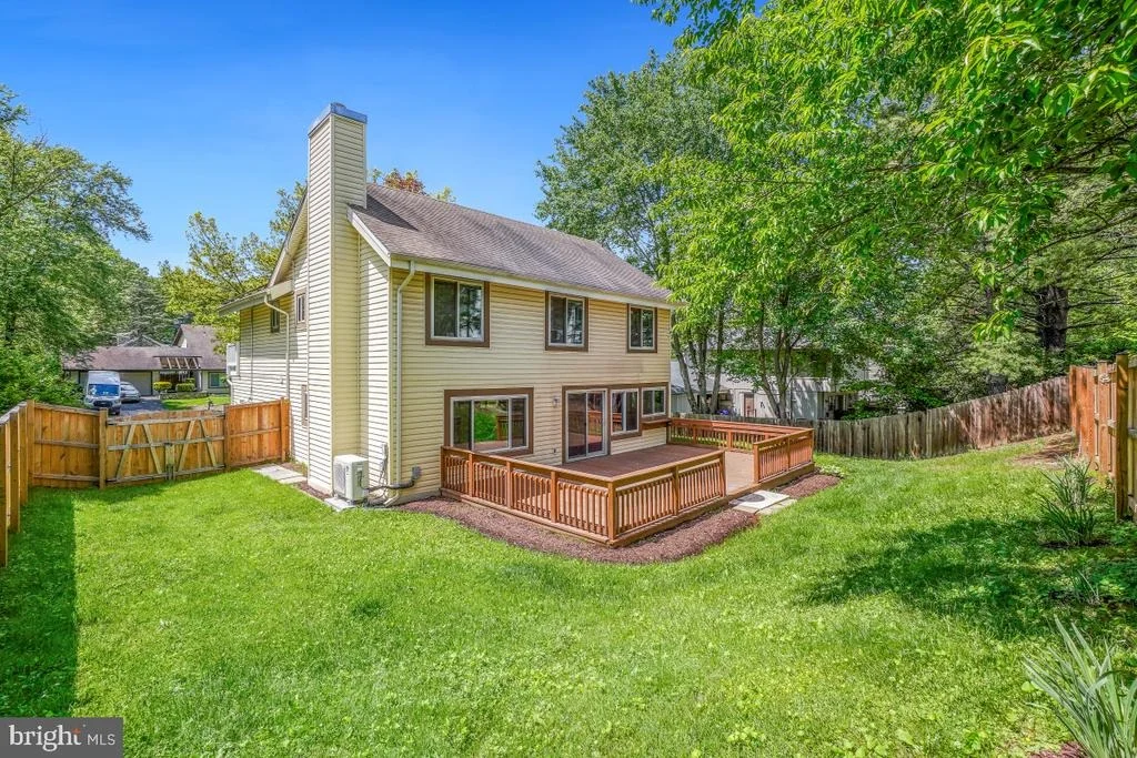 Photo of 19005 HARKNESS LANE