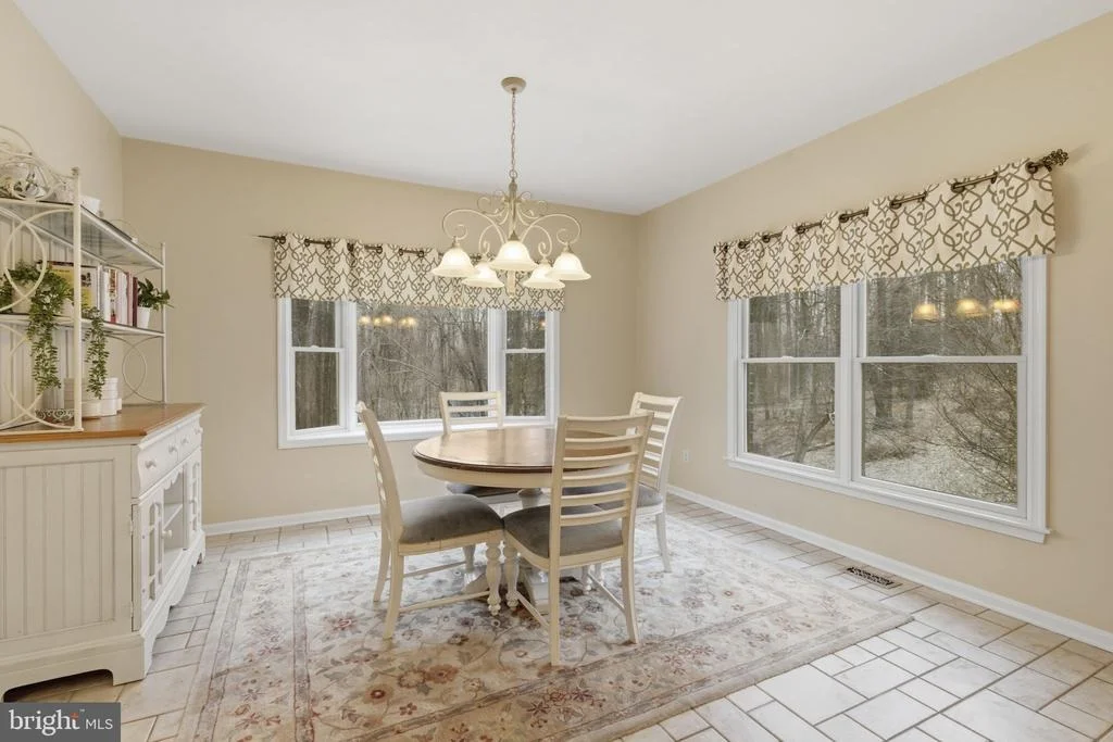 Photo of 922 SIDEHILL DRIVE