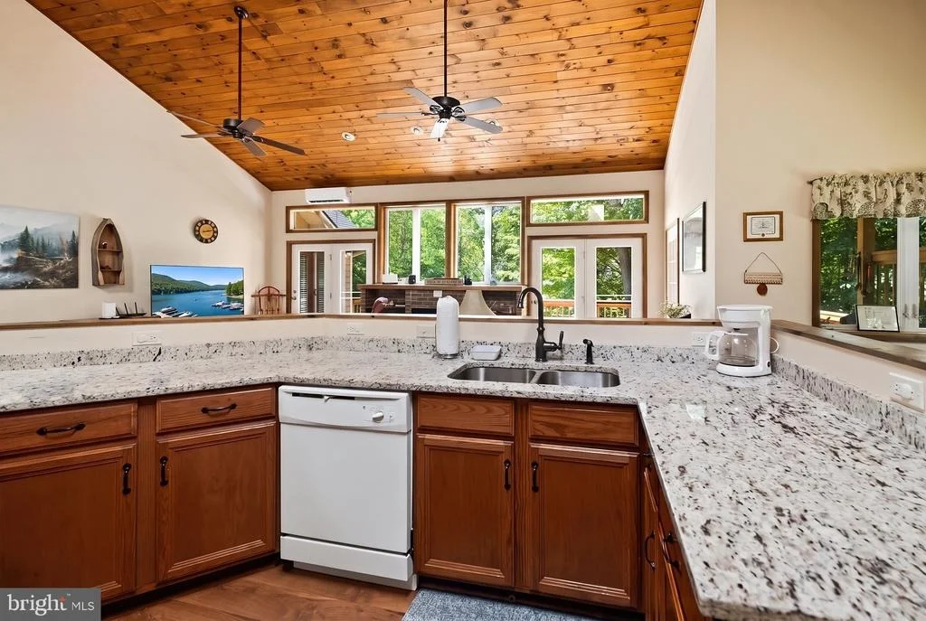 Photo of 365 PINNACLE DRIVE