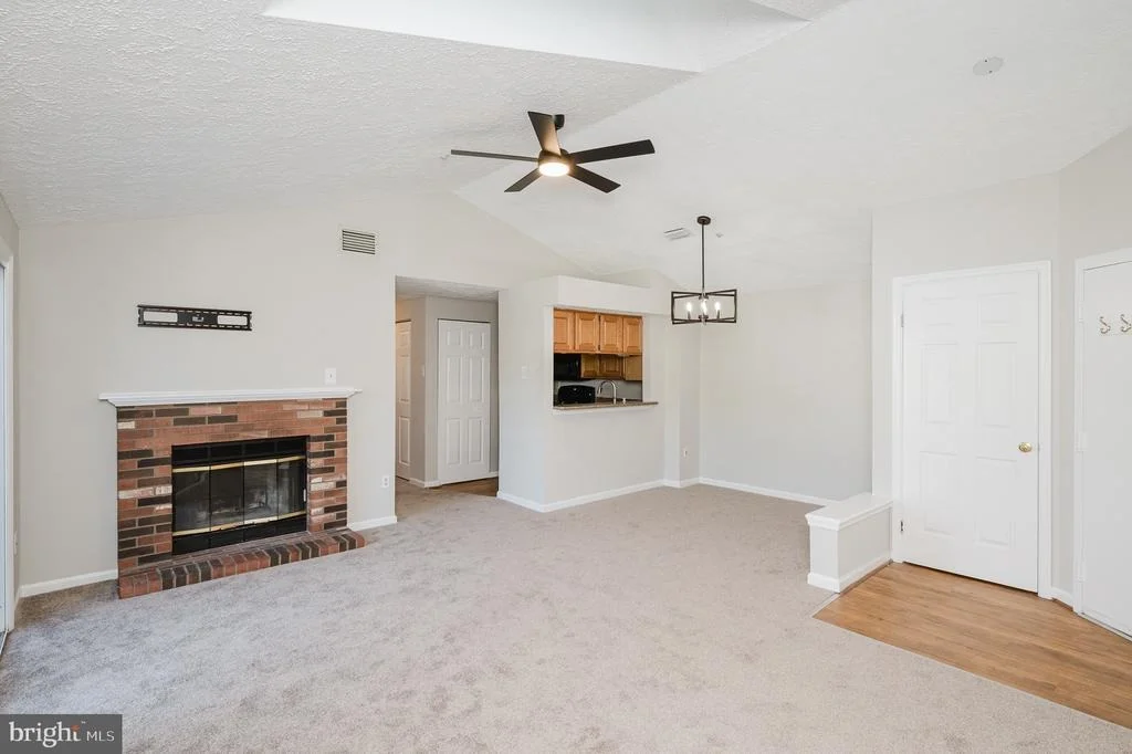 Photo of Unit 207J at 207 OAK LEAF CIRCLE