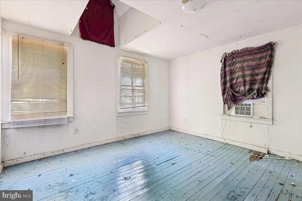 Photo of 8472 FREDERICK ROAD