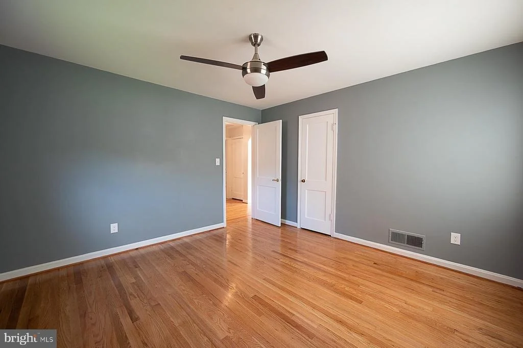 Photo of 2501 VALLEY WAY