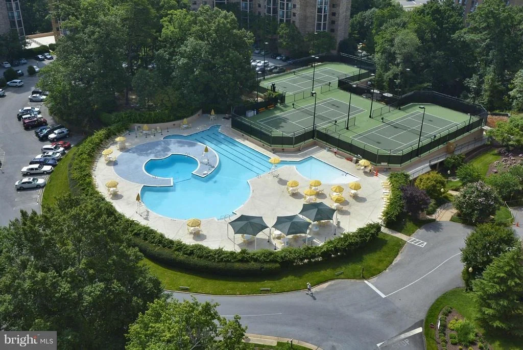 Photo of Unit 1502 at 5902 MOUNT EAGLE DRIVE