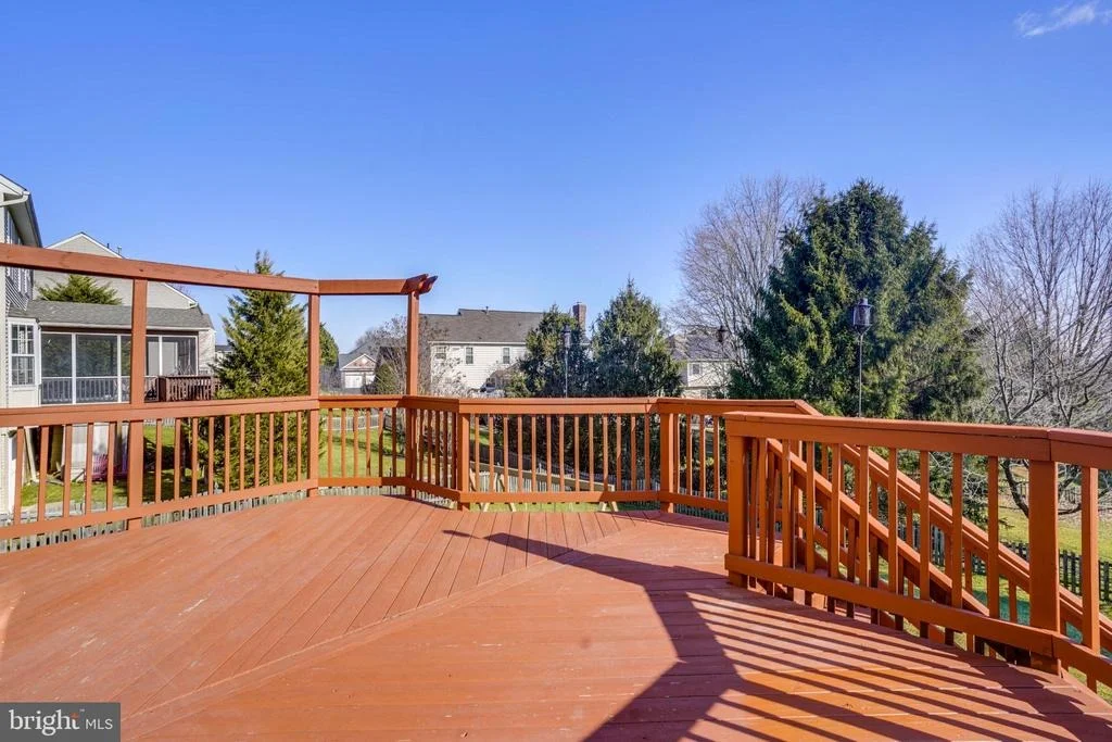 Photo of 2240 W GREENLEAF DRIVE