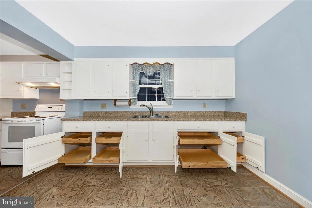 Photo of 9 E 13TH STREET