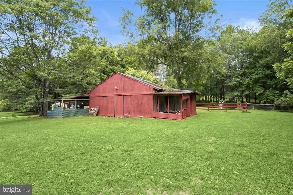 Photo of 2319 BRADDOCK ROAD
