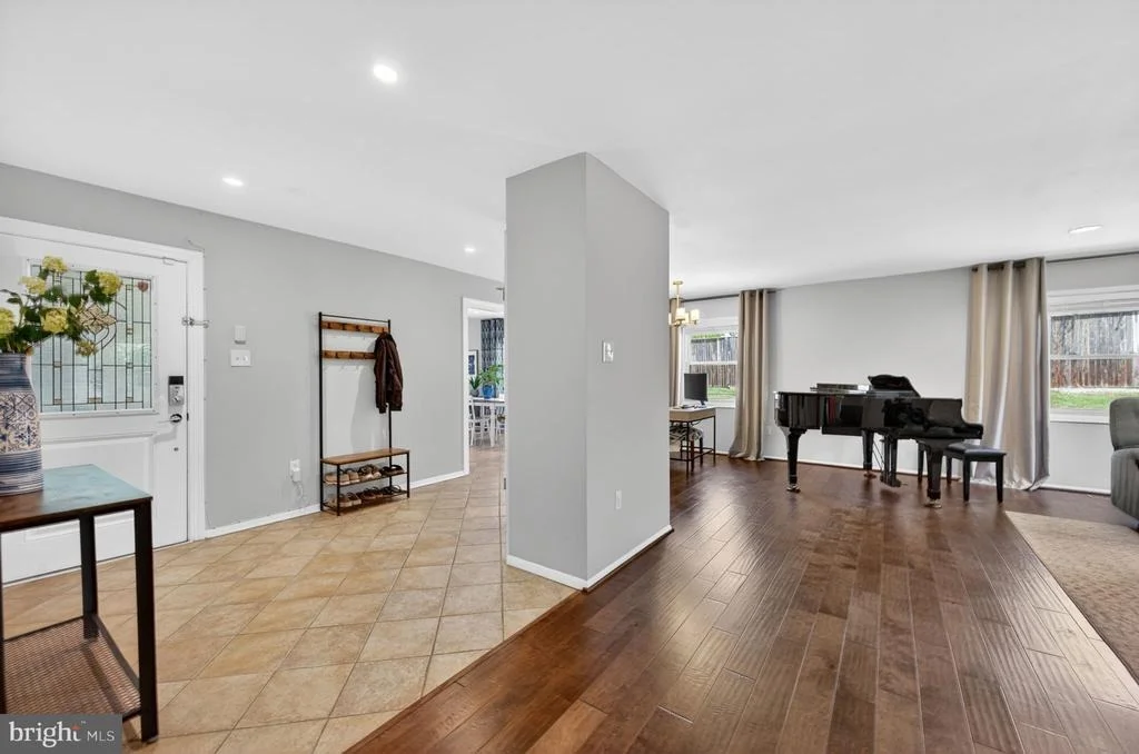 Photo of 3905 CARVEL LANE