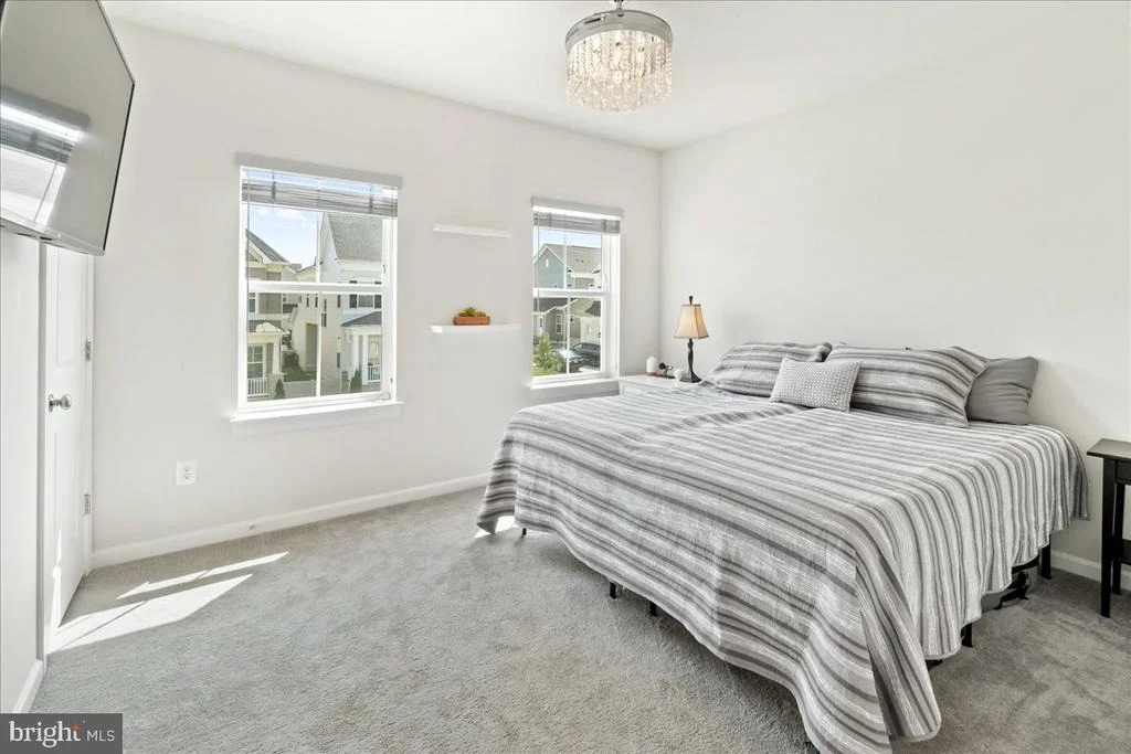 Photo of 5211 CONTINENTAL DRIVE
