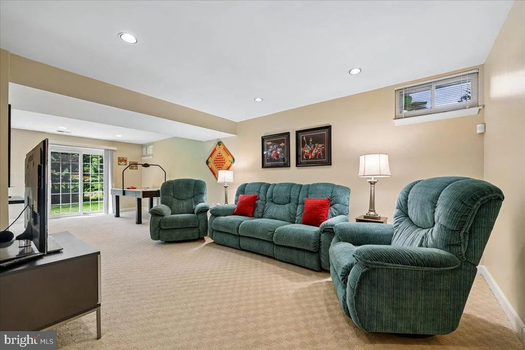 Photo of 14304 SHOREHAM DRIVE