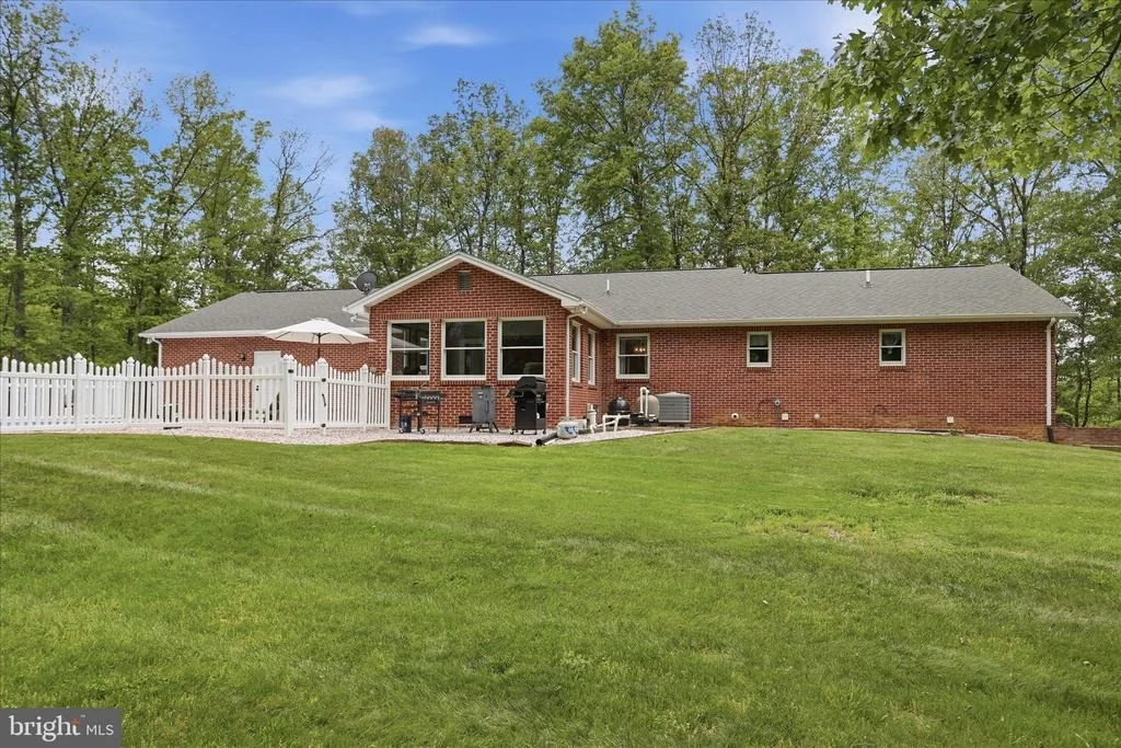 Photo of 435 SUMMIT DRIVE