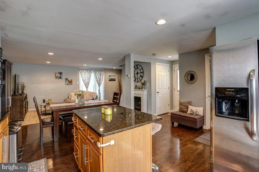 Photo of 8 TARFSIDE COURT