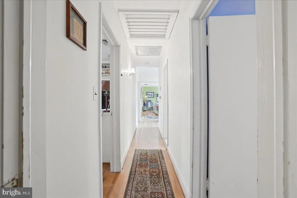 Photo of 1221 DULANEY VALLEY ROAD