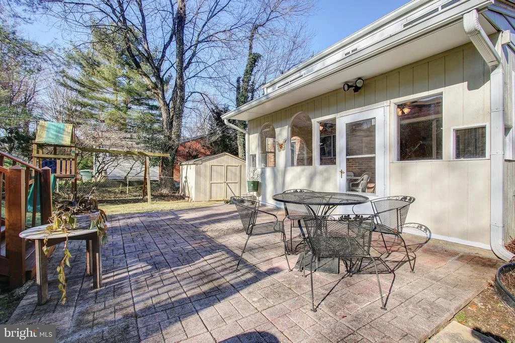 Photo of 416 LAMBERTON DRIVE
