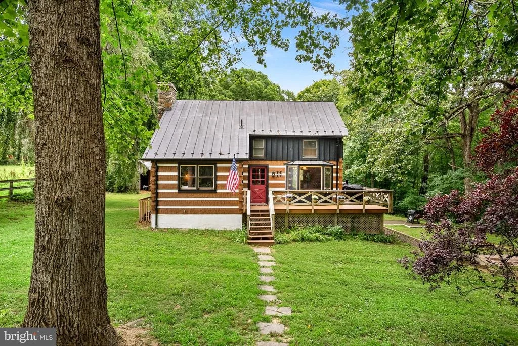 Photo of 1263 FROGTOWN ROAD