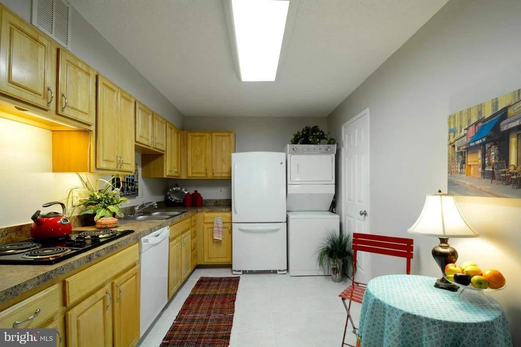 Photo of Unit 1502 at 5902 MOUNT EAGLE DRIVE