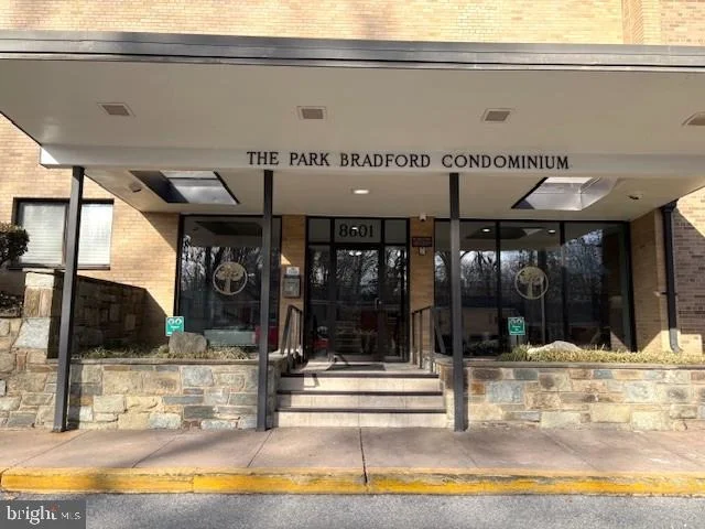 Photo of Unit 310 at 8601 MANCHESTER ROAD