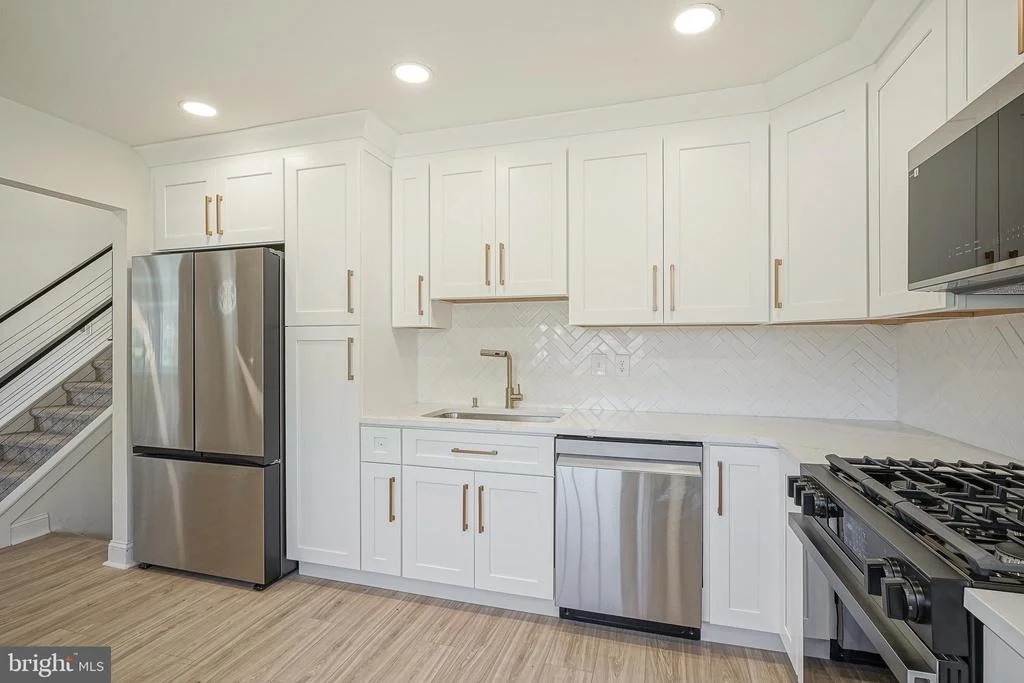 Photo of 383 MONTGOMERY DRIVE