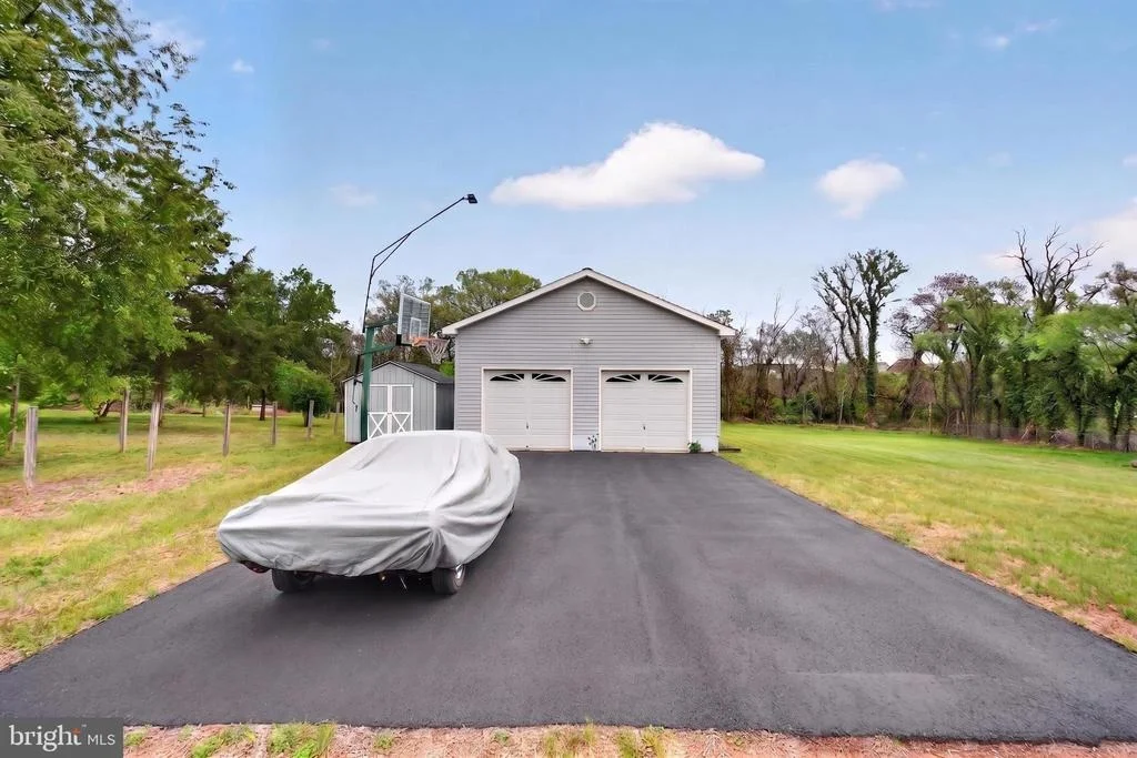 Photo of 10985 BLAKE LANE