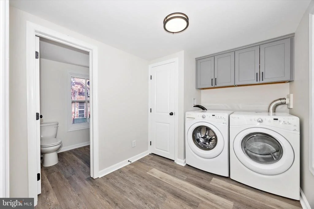 Photo of 246 E 7TH STREET