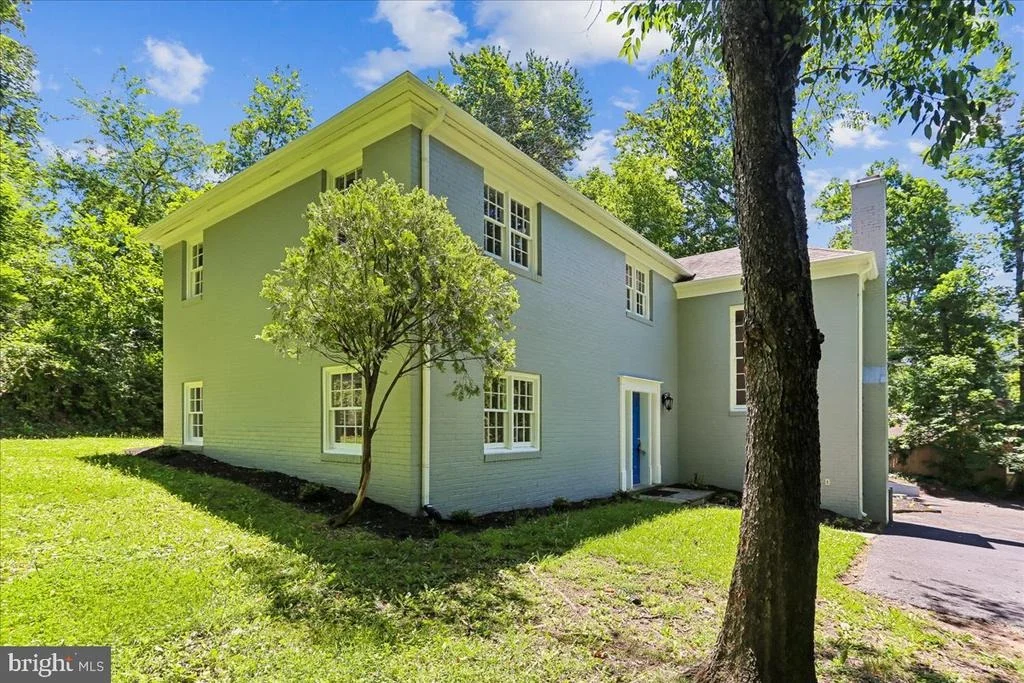 Photo of 12811 LACY DRIVE