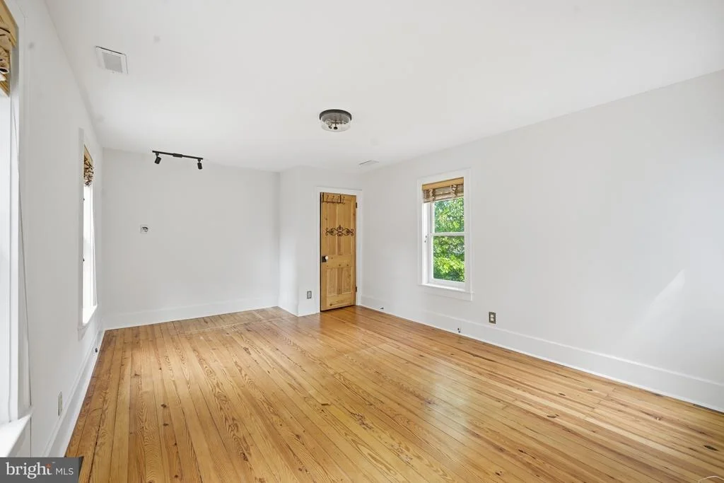 Photo of 606 KINGS HIGHWAY