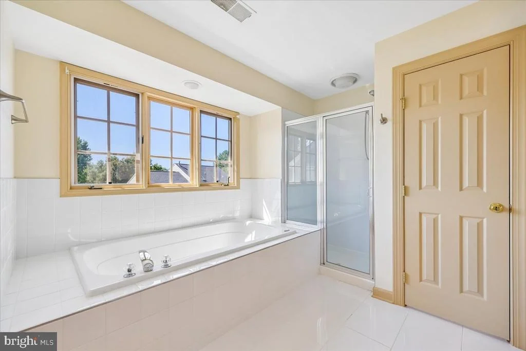 Photo of 21400 MANOR VIEW CIRCLE