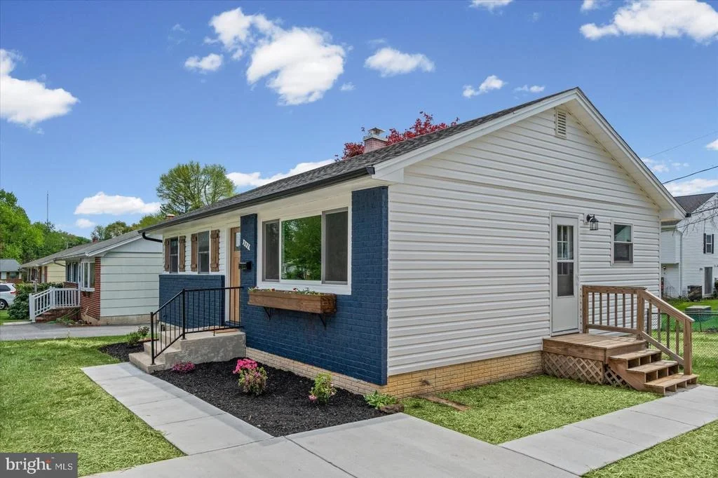 Photo of 247 CANDYTUFT ROAD