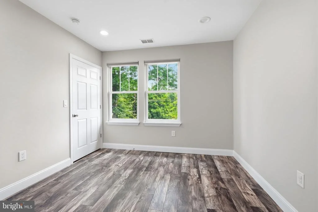 Photo of 1633 REED ROAD