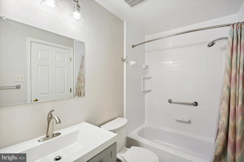 Photo of 927 POINTER RIDGE DRIVE