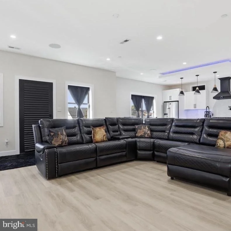 Photo of 6931 RIVER DRIVE ROAD