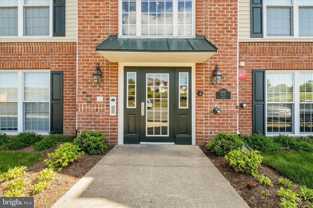 Photo of Unit 2C at 2507 SHELLEY CIRCLE