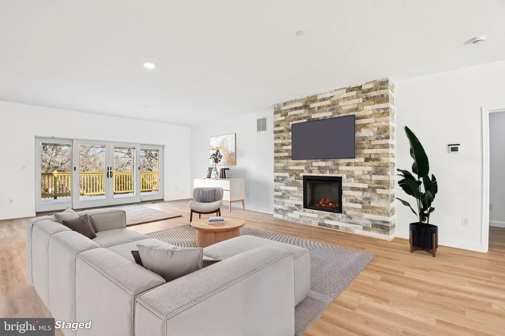 Photo of 8325 GROVE ANGLE ROAD