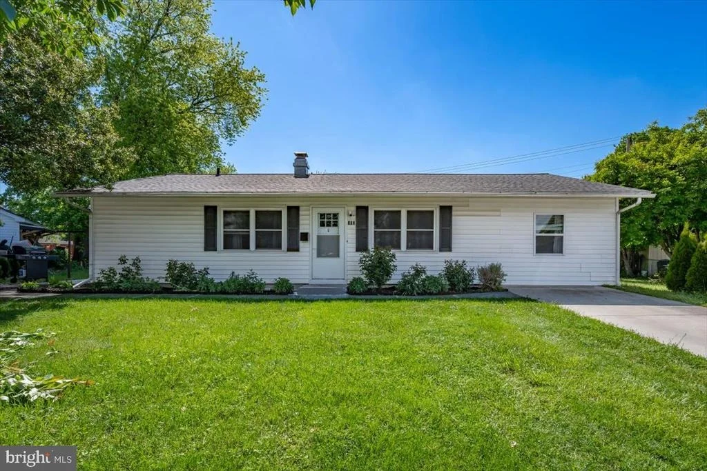Photo of 302 MANOR COURT