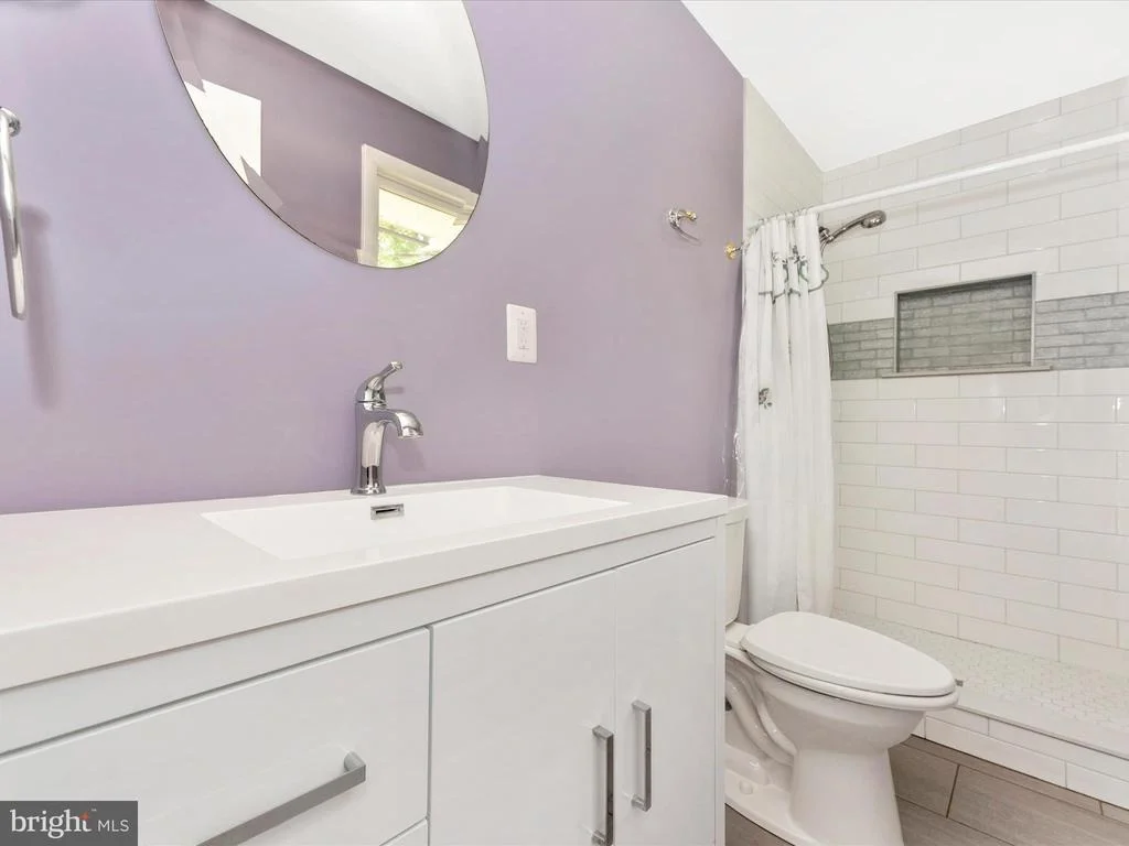 Photo of 2833 RODERICK ROAD