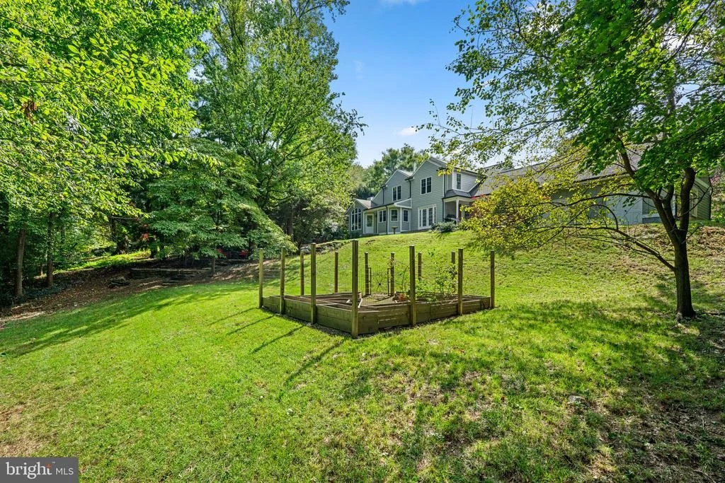Photo of 6521 DARNALL ROAD