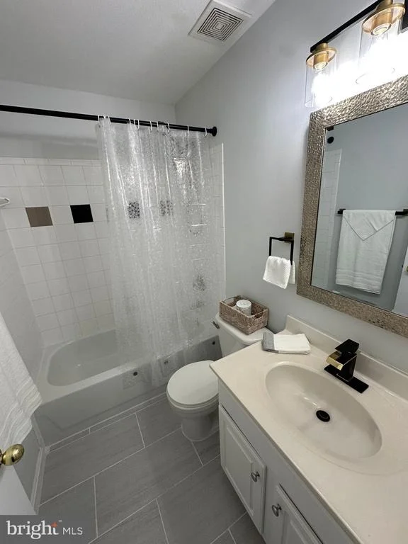 Photo of 43577 PATCHING POND SQUARE