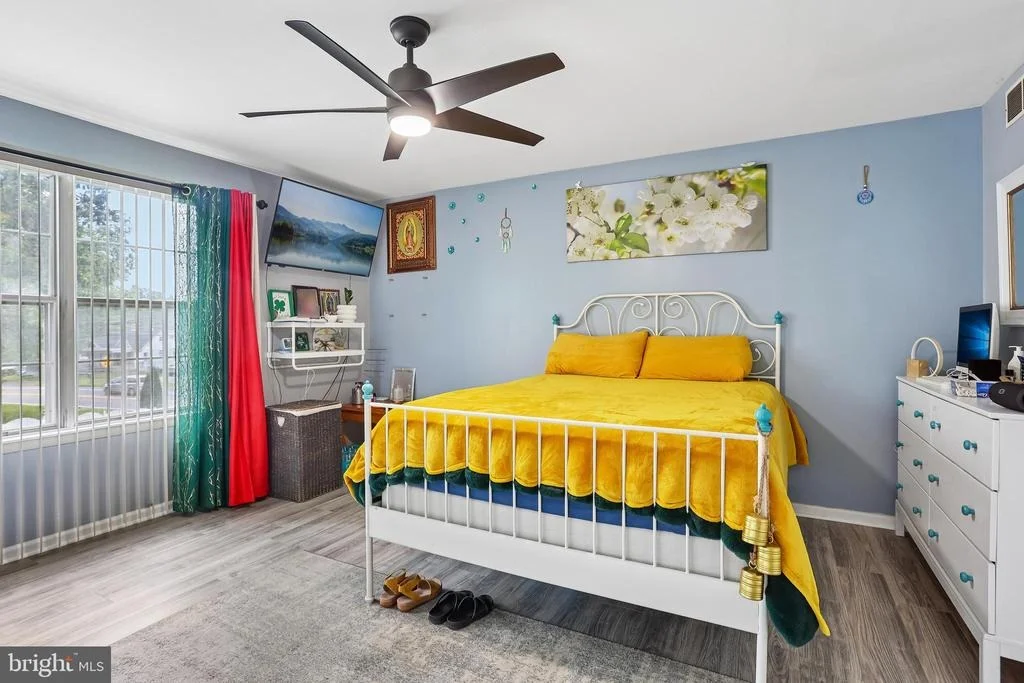 Photo of 1120 LAMBERT DRIVE