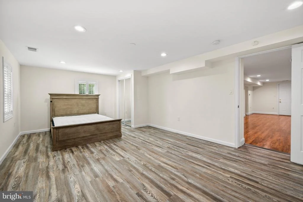 Photo of 406 LEIGHTON AVENUE