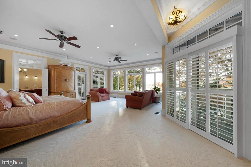 Photo of 206 HARBOR DRIVE