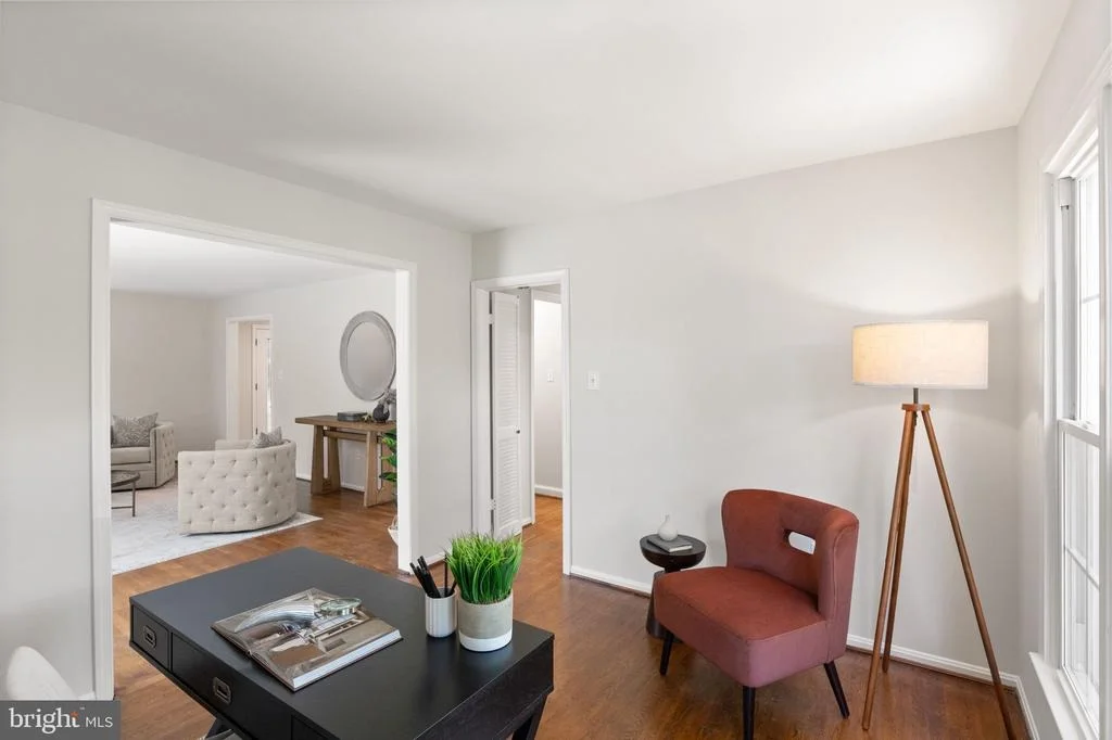 Photo of 2037 DURAND DRIVE