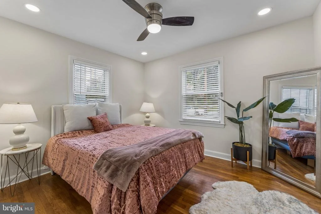 Photo of 812 FOREST GLEN ROAD