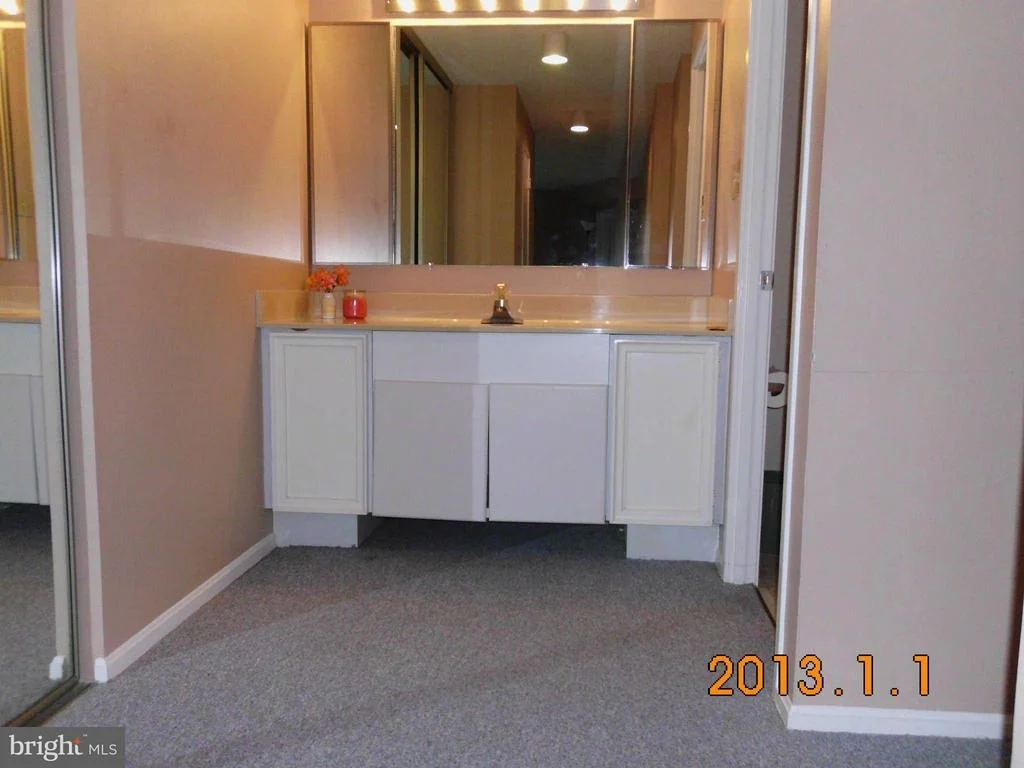 Photo of Unit 1818 at 15101 INTERLACHEN DRIVE