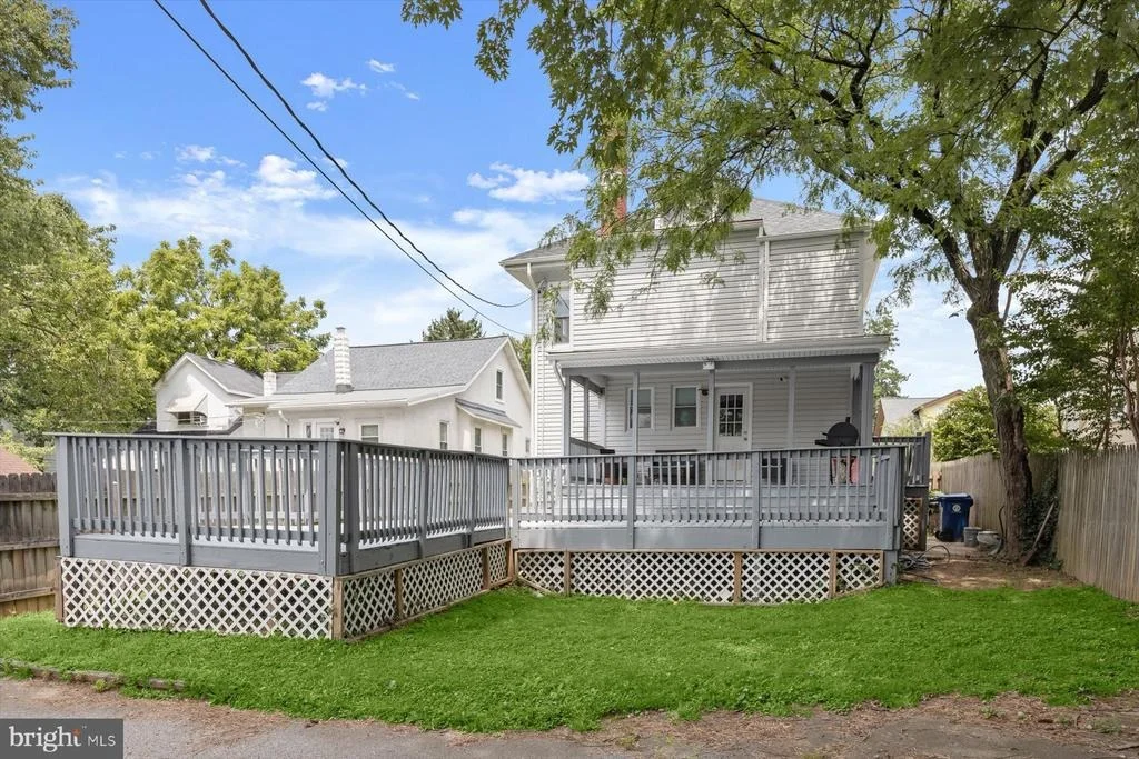 Photo of 3205 GIBBONS AVENUE